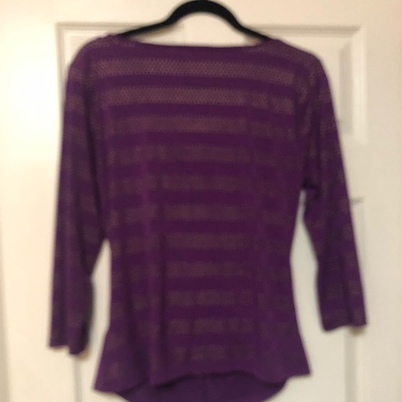 3/$10 scoop neck fitted Top purple w/ gold - Picture 4 of 7